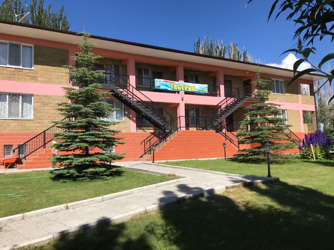 Taberik Hotel Chon-Sary-Oy Bagian luar foto